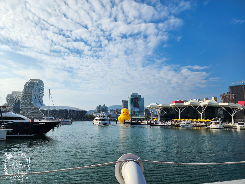 2024高雄黃色小鴨冬日遊樂園|超好拍照的兩隻黃色小鴨就在流行中心!