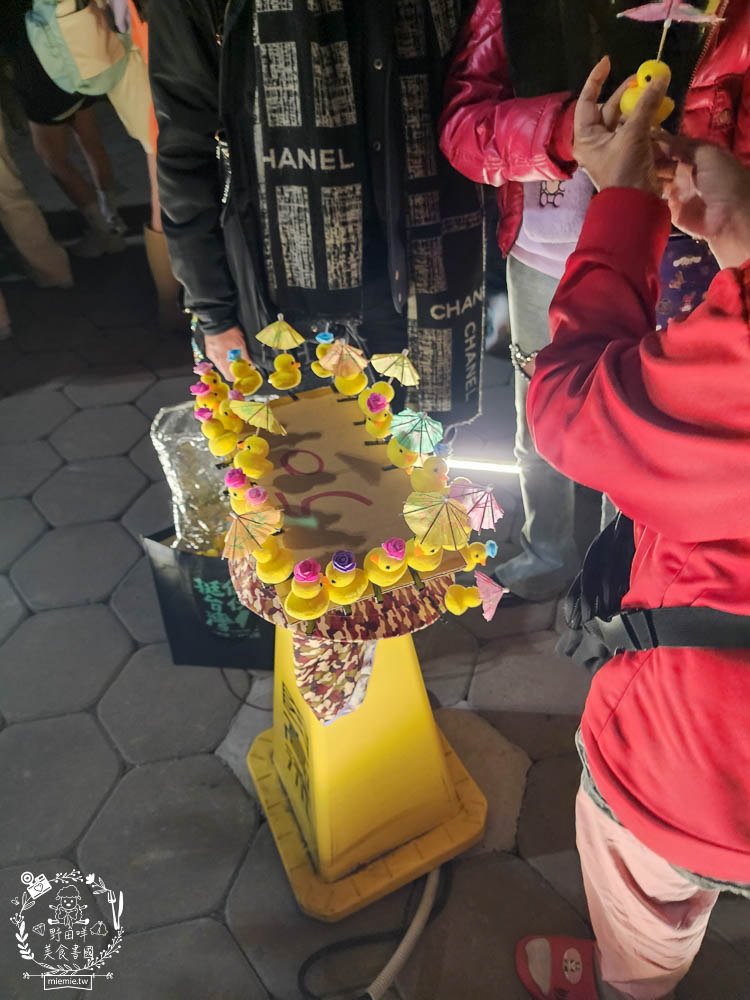 2024高雄黃色小鴨冬日遊樂園|超好拍照的兩隻黃色小鴨就在流行中心!