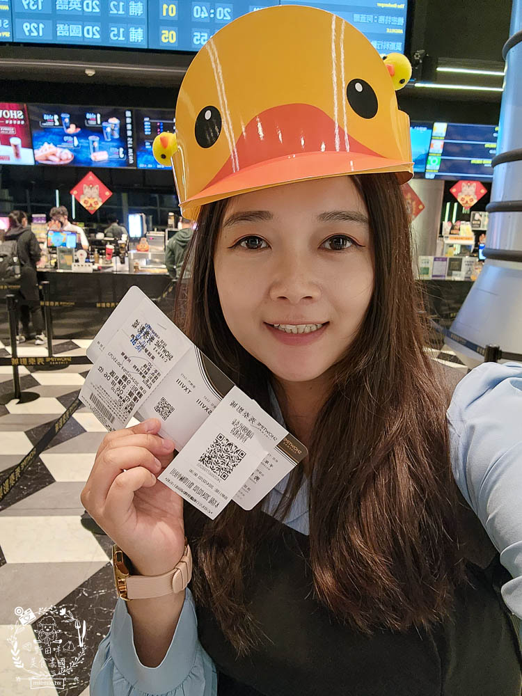 2024高雄黃色小鴨冬日遊樂園|超好拍照的兩隻黃色小鴨就在流行中心!