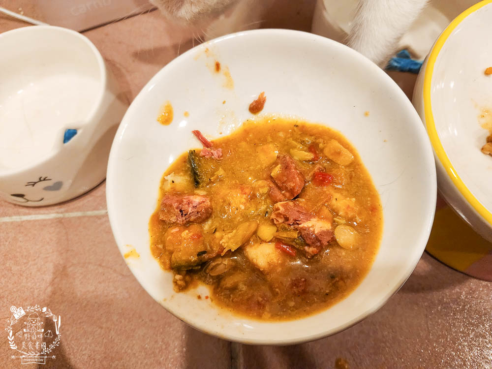 寵物餐包推薦[寵心出發鮮食機能餐包]添加加強皮毛護理、強健骨骼的膠原蛋白胜肽、補充omega-3的魚油粉、強化身體機能照護眼睛的初榨椰子油