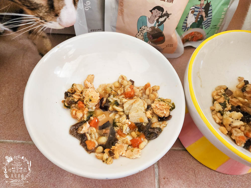 寵物餐包推薦[寵心出發鮮食機能餐包]添加加強皮毛護理、強健骨骼的膠原蛋白胜肽、補充omega-3的魚油粉、強化身體機能照護眼睛的初榨椰子油