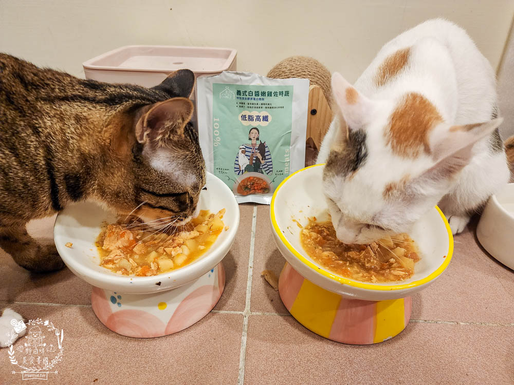 寵物餐包推薦[寵心出發鮮食機能餐包]添加加強皮毛護理、強健骨骼的膠原蛋白胜肽、補充omega-3的魚油粉、強化身體機能照護眼睛的初榨椰子油