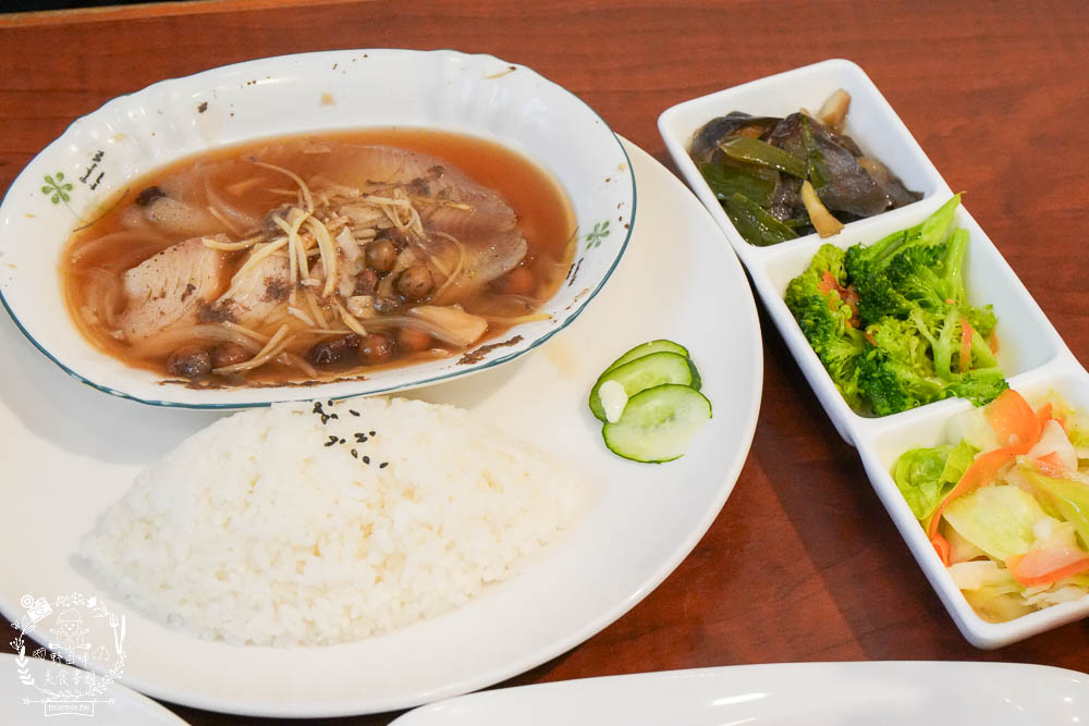 高雄河堤商圈美食餐廳與特色店家推薦!桔田村早午餐+綠之屋複合式餐館+有時喝茶鍋煮奶茶+左腳右腳按摩+江夏傳統整復推拿