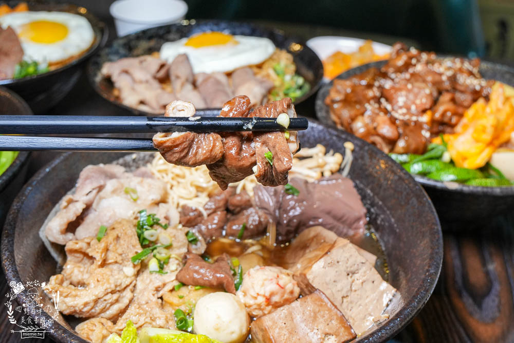 鳳山美食[食扒穗麻辣燙炒泡麵]文山特區超人氣平價美食推薦!3倍炙燒肉肉好澎湃!