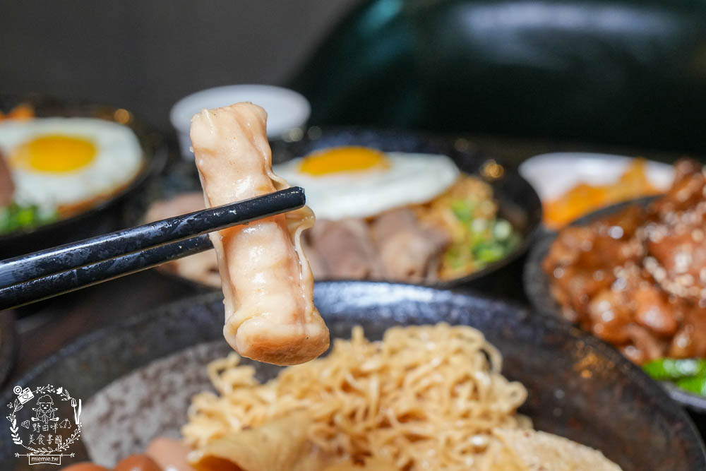 鳳山美食[食扒穗麻辣燙炒泡麵]文山特區超人氣平價美食推薦!3倍炙燒肉肉好澎湃!