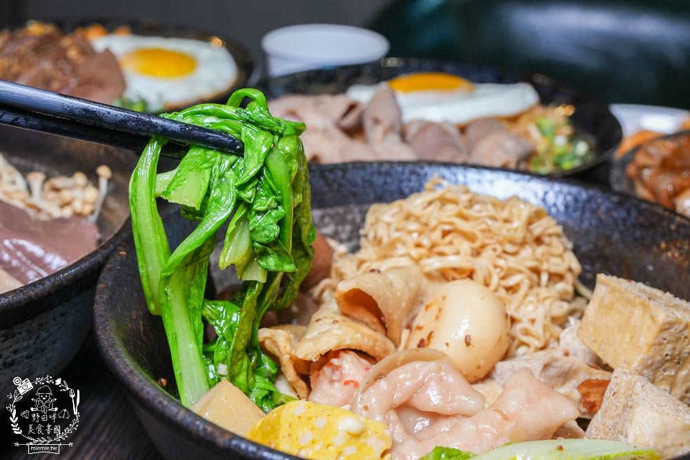 鳳山美食[食扒穗麻辣燙炒泡麵]文山特區超人氣平價美食推薦!3倍炙燒肉肉好澎湃!