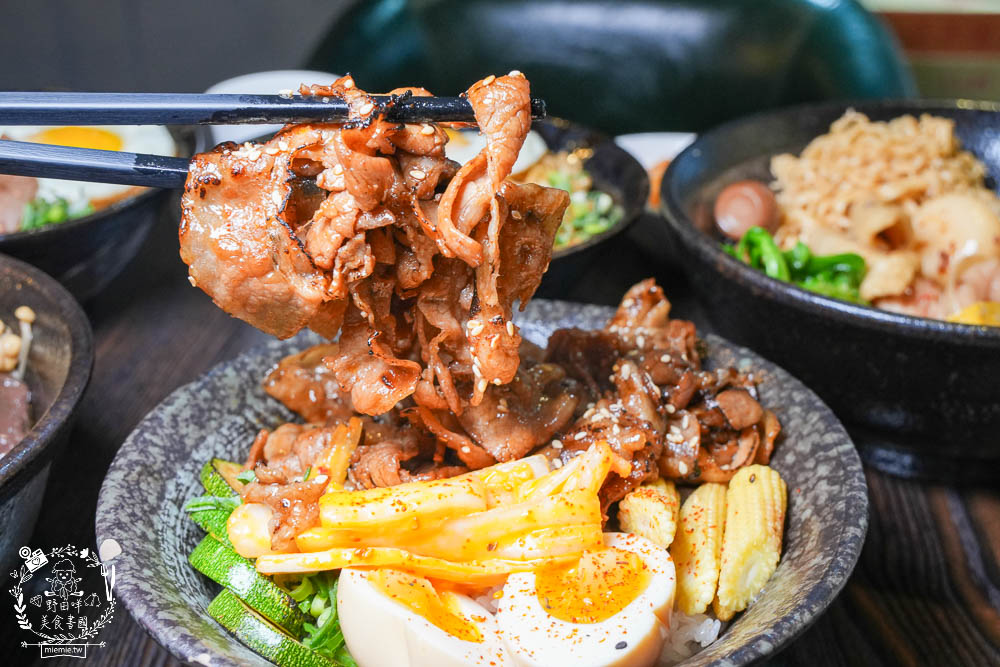 鳳山美食[食扒穗麻辣燙炒泡麵]文山特區超人氣平價美食推薦!3倍炙燒肉肉好澎湃!