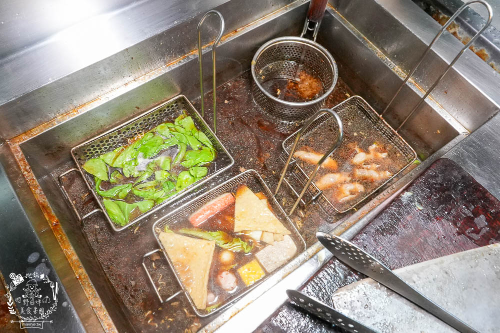 鳳山美食[食扒穗麻辣燙炒泡麵]文山特區超人氣平價美食推薦!3倍炙燒肉肉好澎湃!