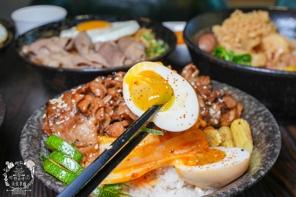 鳳山美食[食扒穗麻辣燙炒泡麵]文山特區超人氣平價美食推薦!3倍炙燒肉肉好澎湃!
