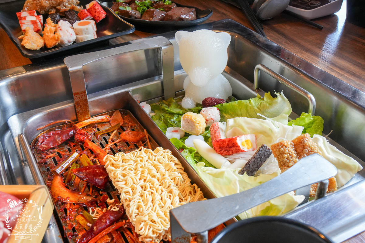 圓砌鴛鴦升降鍋物(高雄自由店)超夢幻真人夾娃娃機玩遊戲有機會獲得龍蝦?壽星幾歲送幾片肉肉？