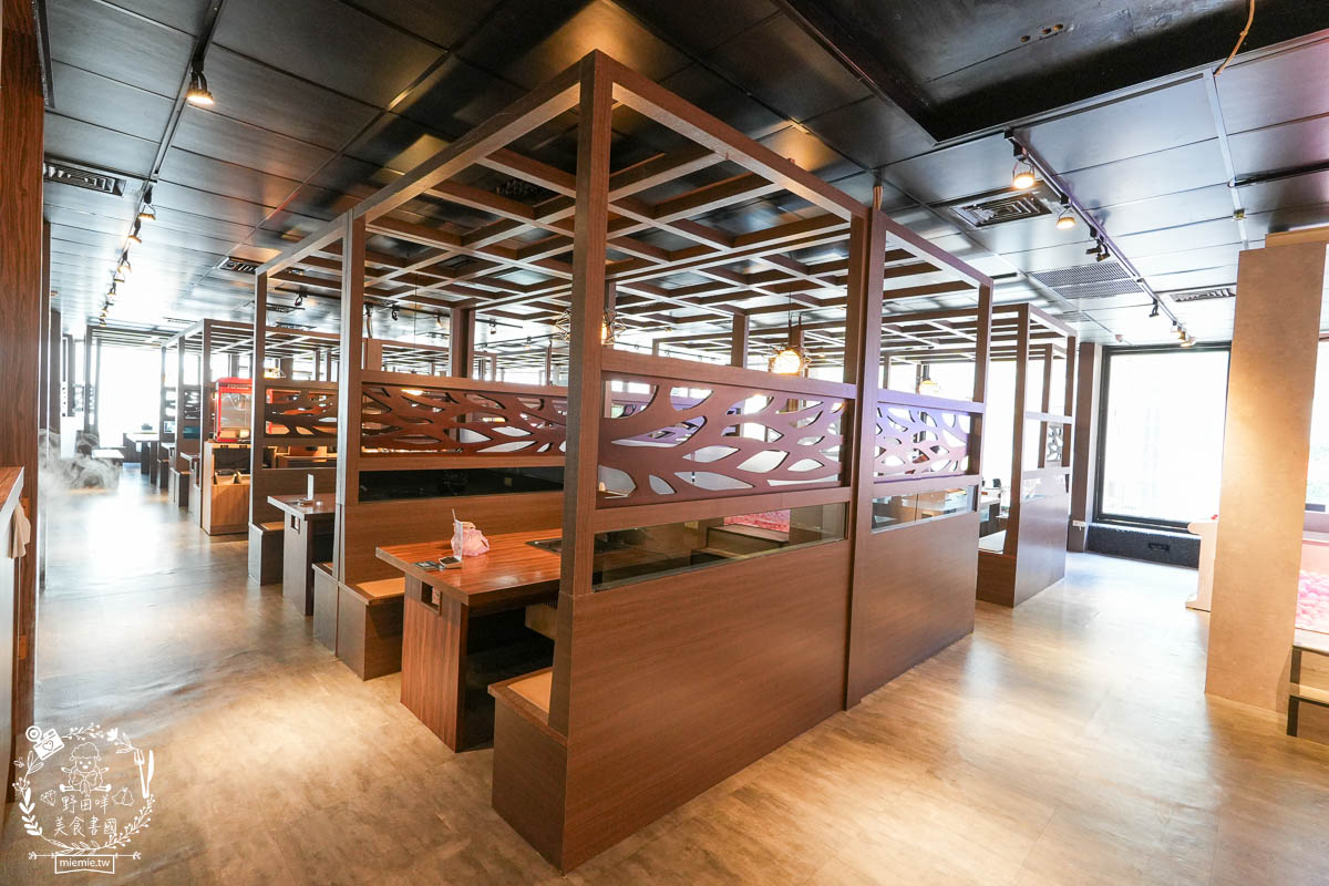 圓砌鴛鴦升降鍋物(高雄自由店)超夢幻真人夾娃娃機玩遊戲有機會獲得龍蝦?壽星幾歲送幾片肉肉？