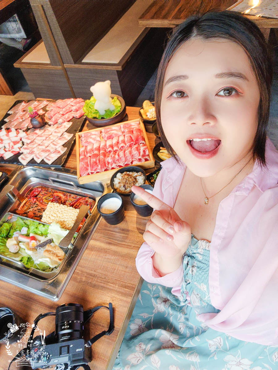 圓砌鴛鴦升降鍋物(高雄自由店)超夢幻真人夾娃娃機玩遊戲有機會獲得龍蝦?壽星幾歲送幾片肉肉？