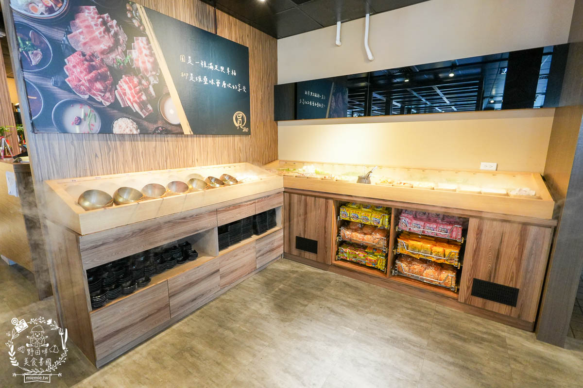 圓砌鴛鴦升降鍋物(高雄自由店)超夢幻真人夾娃娃機玩遊戲有機會獲得龍蝦?壽星幾歲送幾片肉肉？