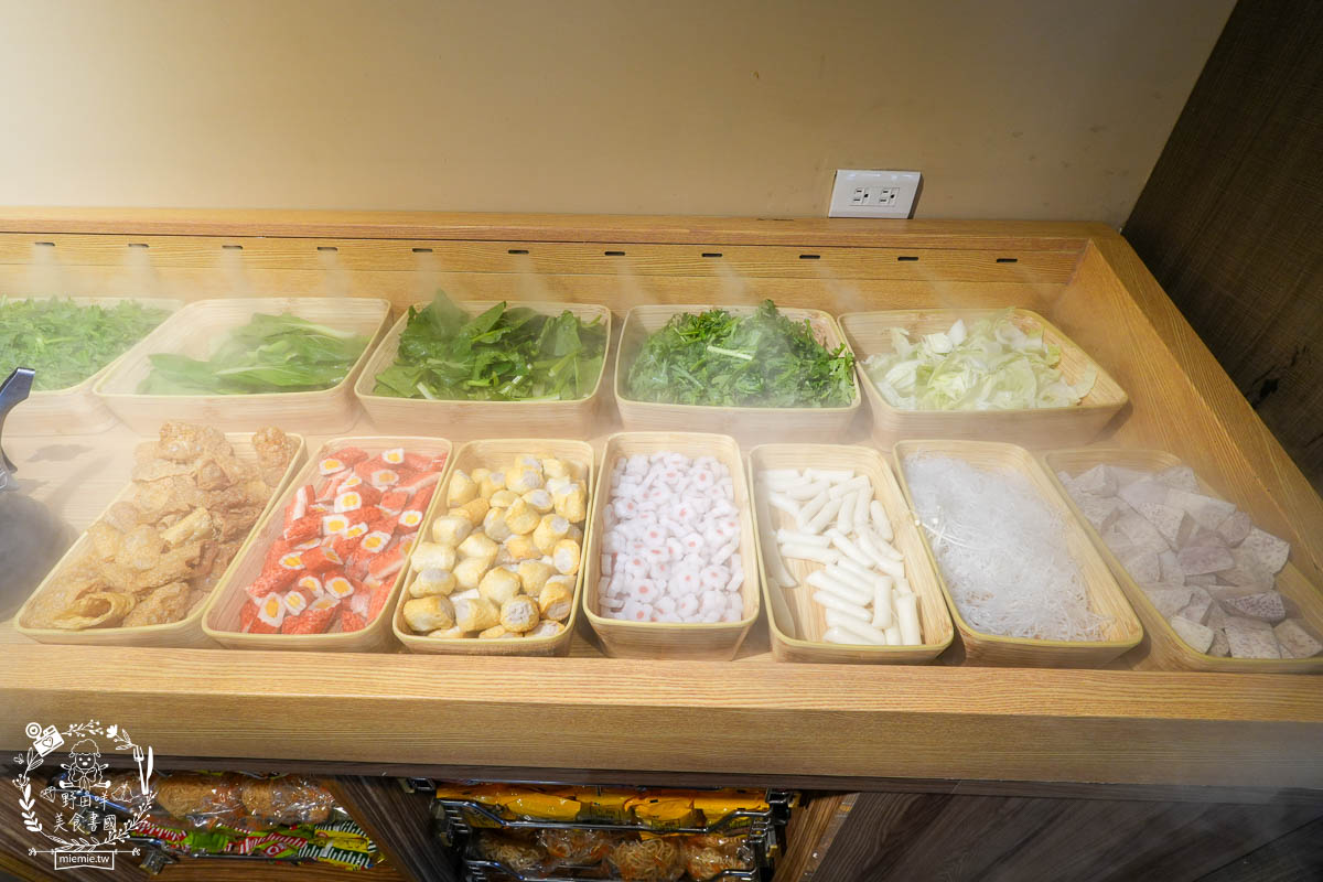 圓砌鴛鴦升降鍋物(高雄自由店)超夢幻真人夾娃娃機玩遊戲有機會獲得龍蝦?壽星幾歲送幾片肉肉？