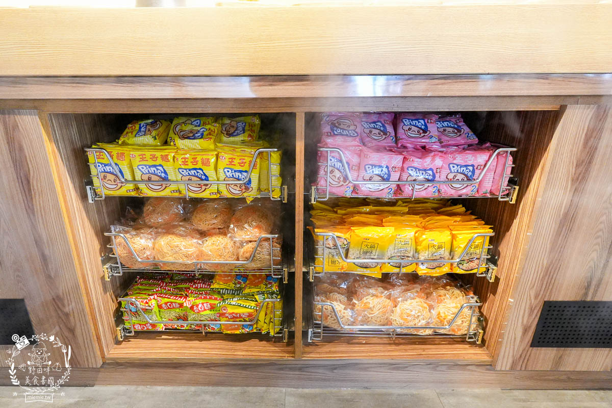 圓砌鴛鴦升降鍋物(高雄自由店)超夢幻真人夾娃娃機玩遊戲有機會獲得龍蝦?壽星幾歲送幾片肉肉？