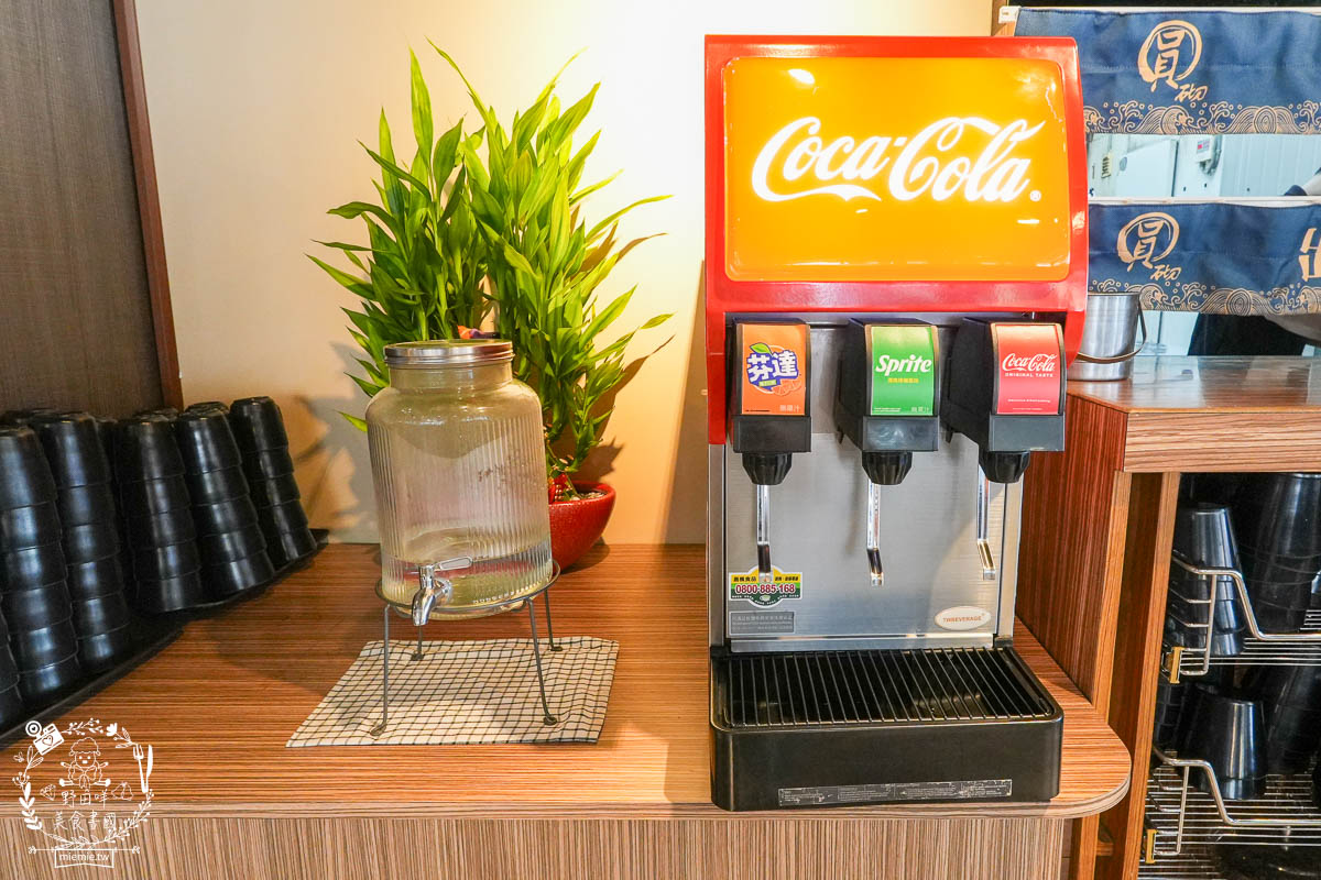 圓砌鴛鴦升降鍋物(高雄自由店)超夢幻真人夾娃娃機玩遊戲有機會獲得龍蝦?壽星幾歲送幾片肉肉？