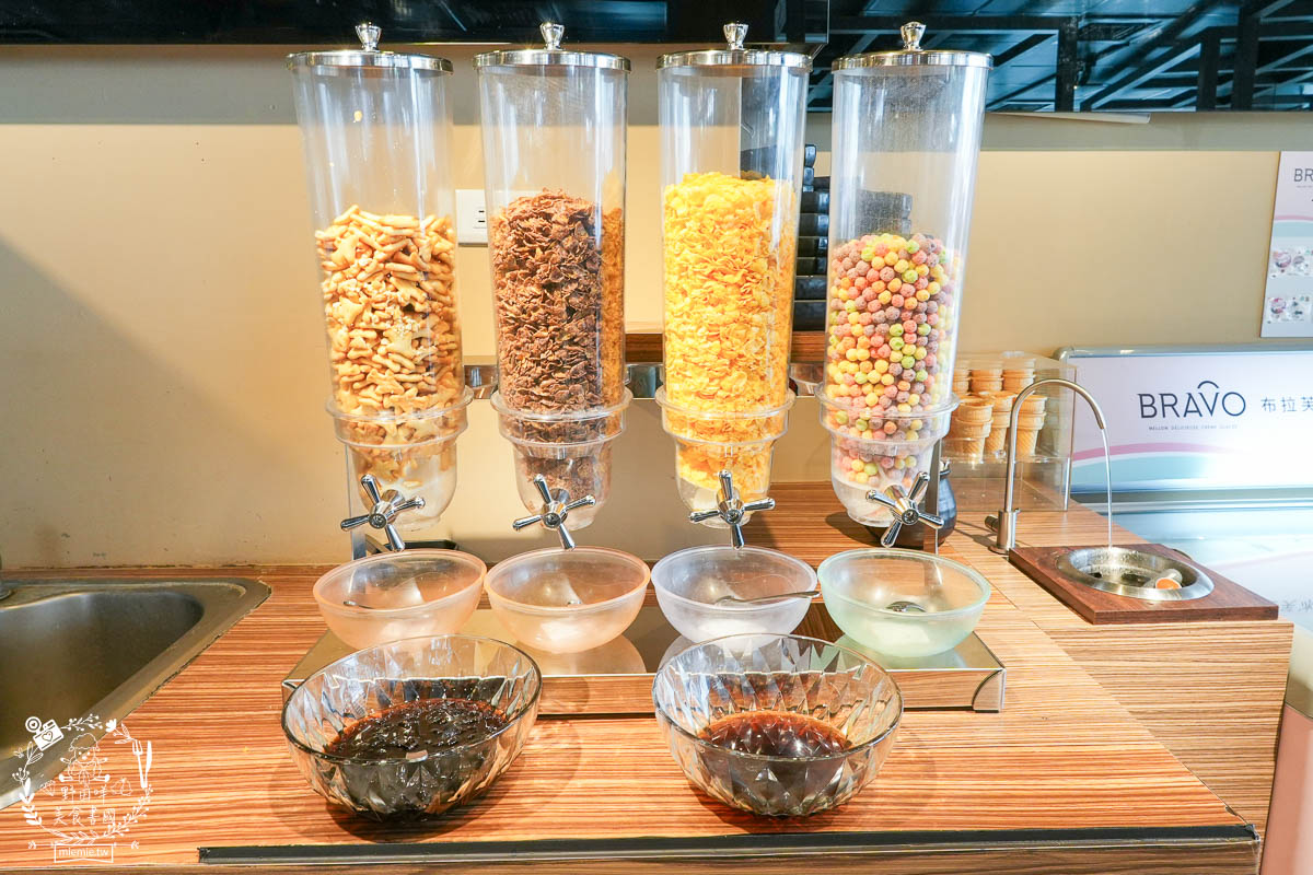 圓砌鴛鴦升降鍋物(高雄自由店)超夢幻真人夾娃娃機玩遊戲有機會獲得龍蝦?壽星幾歲送幾片肉肉？