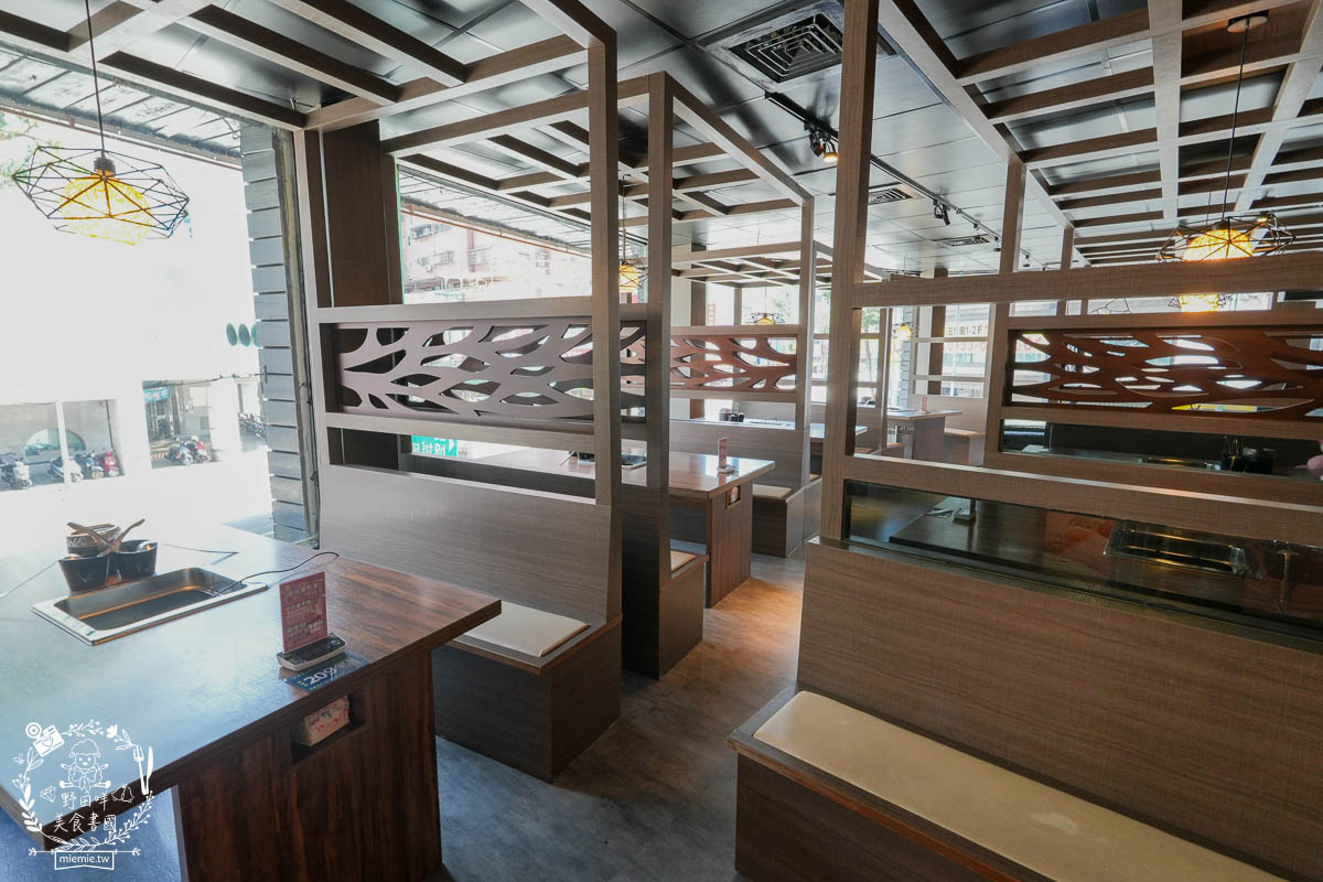 圓砌鴛鴦升降鍋物(高雄自由店)超夢幻真人夾娃娃機玩遊戲有機會獲得龍蝦?壽星幾歲送幾片肉肉？