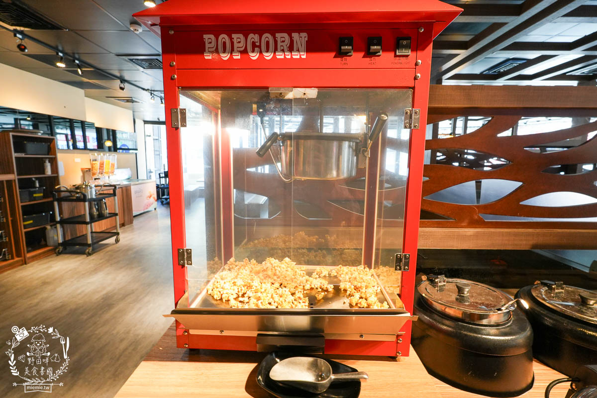 圓砌鴛鴦升降鍋物(高雄自由店)超夢幻真人夾娃娃機玩遊戲有機會獲得龍蝦?壽星幾歲送幾片肉肉？