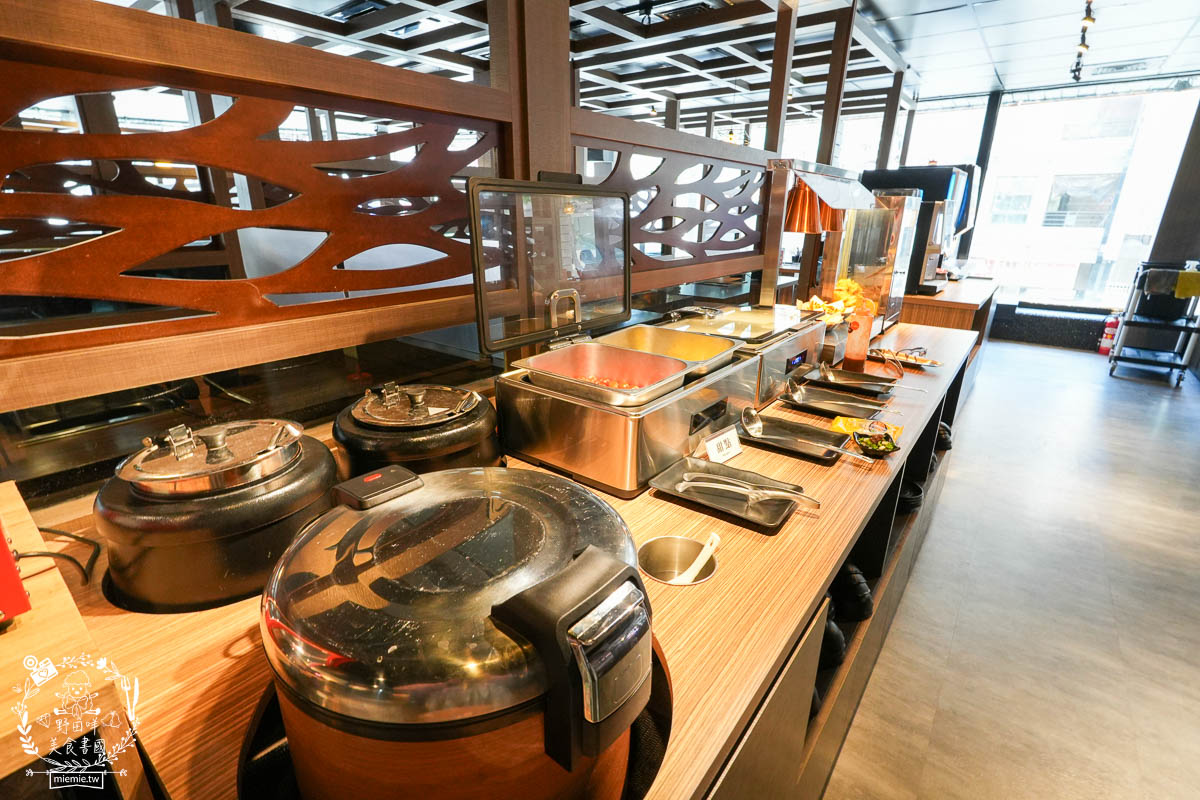 圓砌鴛鴦升降鍋物(高雄自由店)超夢幻真人夾娃娃機玩遊戲有機會獲得龍蝦?壽星幾歲送幾片肉肉？