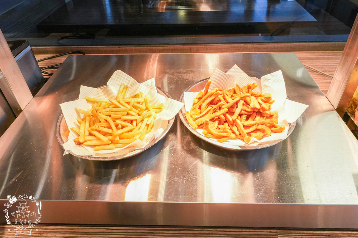 圓砌鴛鴦升降鍋物(高雄自由店)超夢幻真人夾娃娃機玩遊戲有機會獲得龍蝦?壽星幾歲送幾片肉肉？