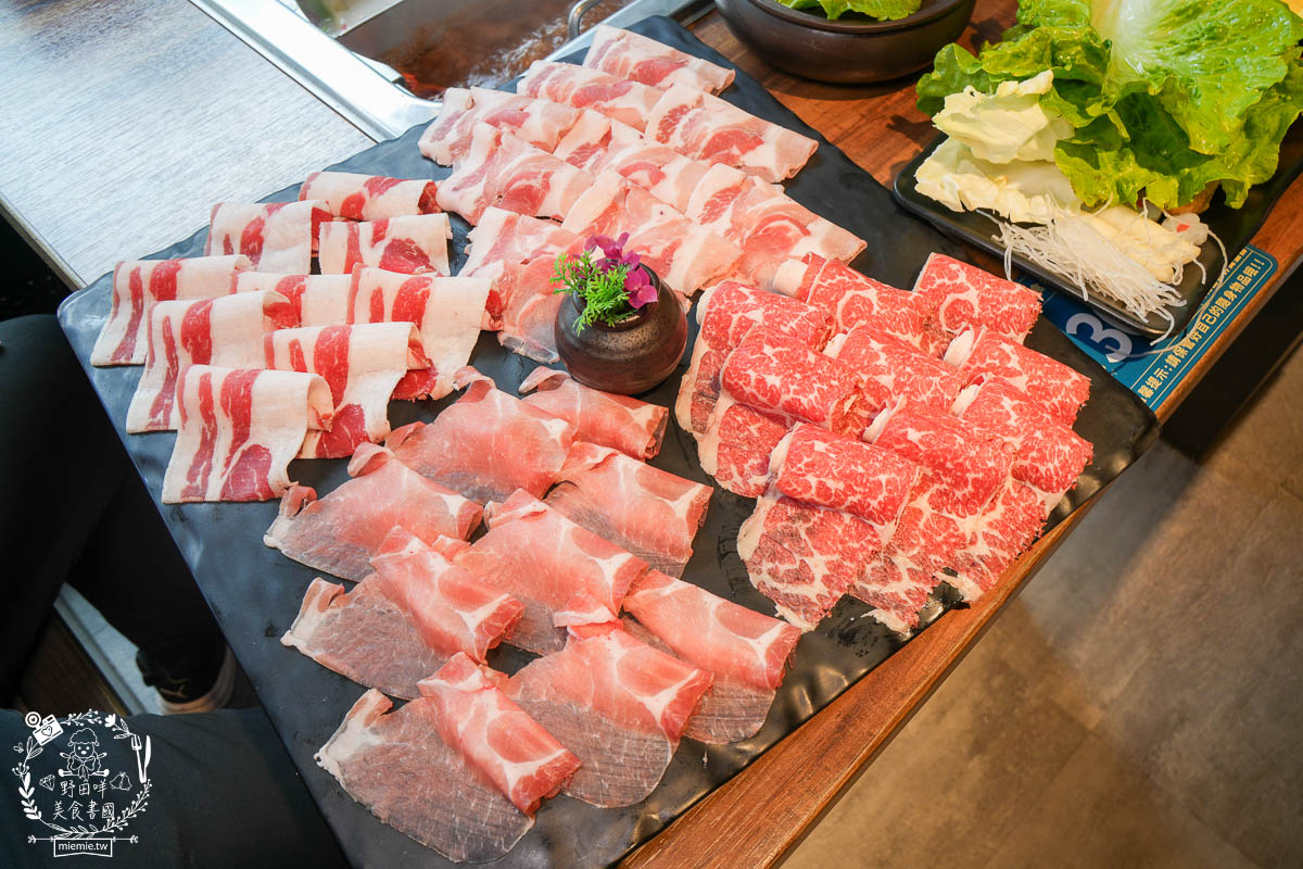 圓砌鴛鴦升降鍋物(高雄自由店)超夢幻真人夾娃娃機玩遊戲有機會獲得龍蝦?壽星幾歲送幾片肉肉？