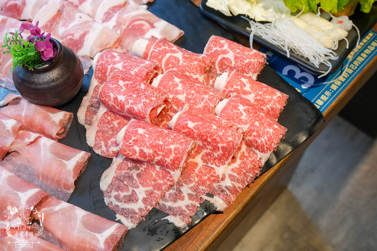 圓砌鴛鴦升降鍋物(高雄自由店)超夢幻真人夾娃娃機玩遊戲有機會獲得龍蝦?壽星幾歲送幾片肉肉？