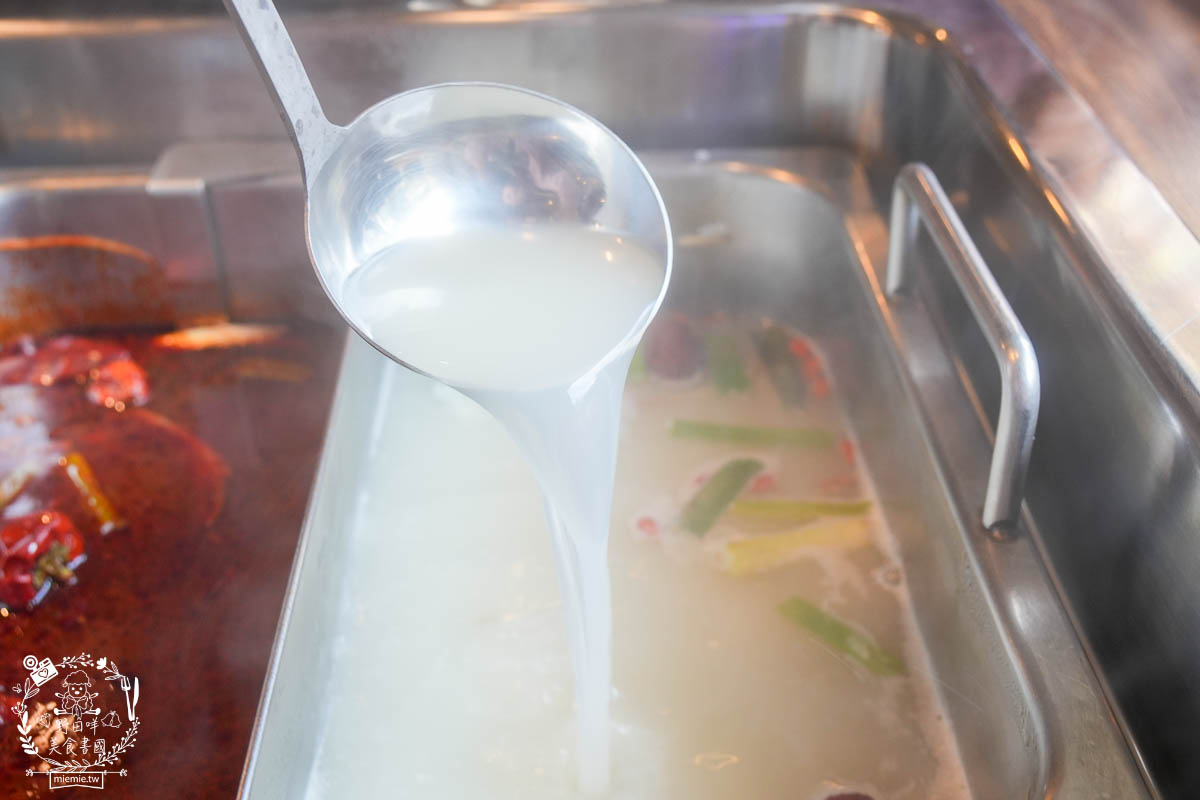 圓砌鴛鴦升降鍋物(高雄自由店)超夢幻真人夾娃娃機玩遊戲有機會獲得龍蝦?壽星幾歲送幾片肉肉？