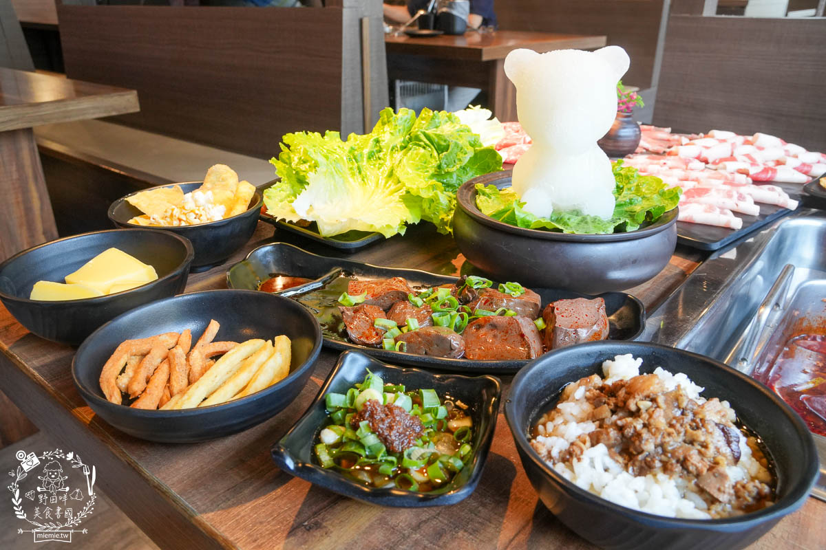 圓砌鴛鴦升降鍋物(高雄自由店)超夢幻真人夾娃娃機玩遊戲有機會獲得龍蝦?壽星幾歲送幾片肉肉？