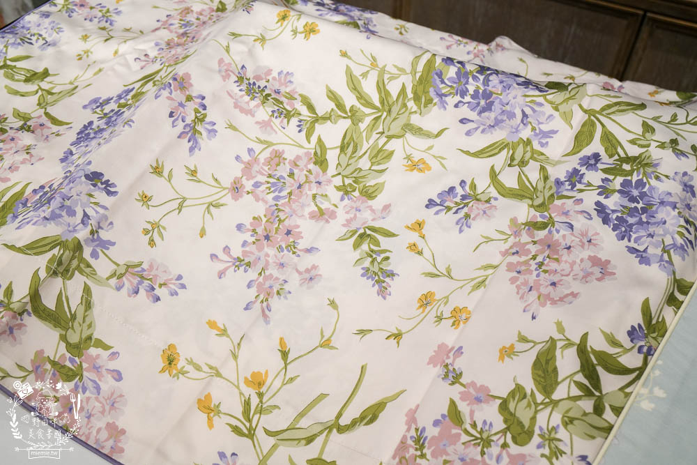 高級寢具品牌分享[日比家族曜瑪AMA品牌專櫃]Sanderson英國皇室御用寢具|超親膚透氣寢具推薦/漢神巨蛋寢具品牌分享