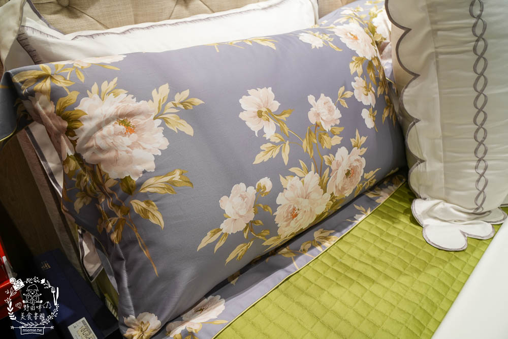 高級寢具品牌分享[日比家族曜瑪AMA品牌專櫃]Sanderson英國皇室御用寢具|超親膚透氣寢具推薦/漢神巨蛋寢具品牌分享