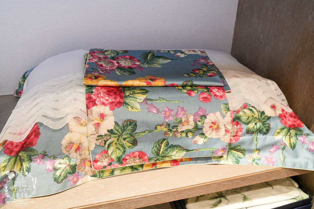 高級寢具品牌分享[日比家族曜瑪AMA品牌專櫃]Sanderson英國皇室御用寢具|超親膚透氣寢具推薦/漢神巨蛋寢具品牌分享