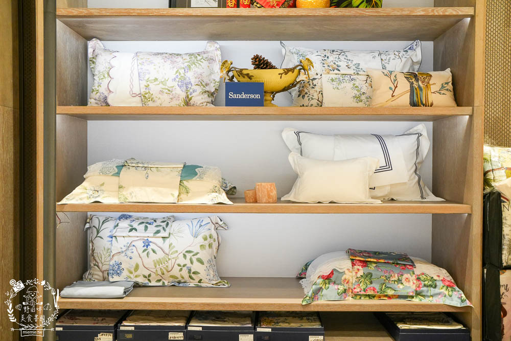 高級寢具品牌分享[日比家族曜瑪AMA品牌專櫃]Sanderson英國皇室御用寢具|超親膚透氣寢具推薦/漢神巨蛋寢具品牌分享