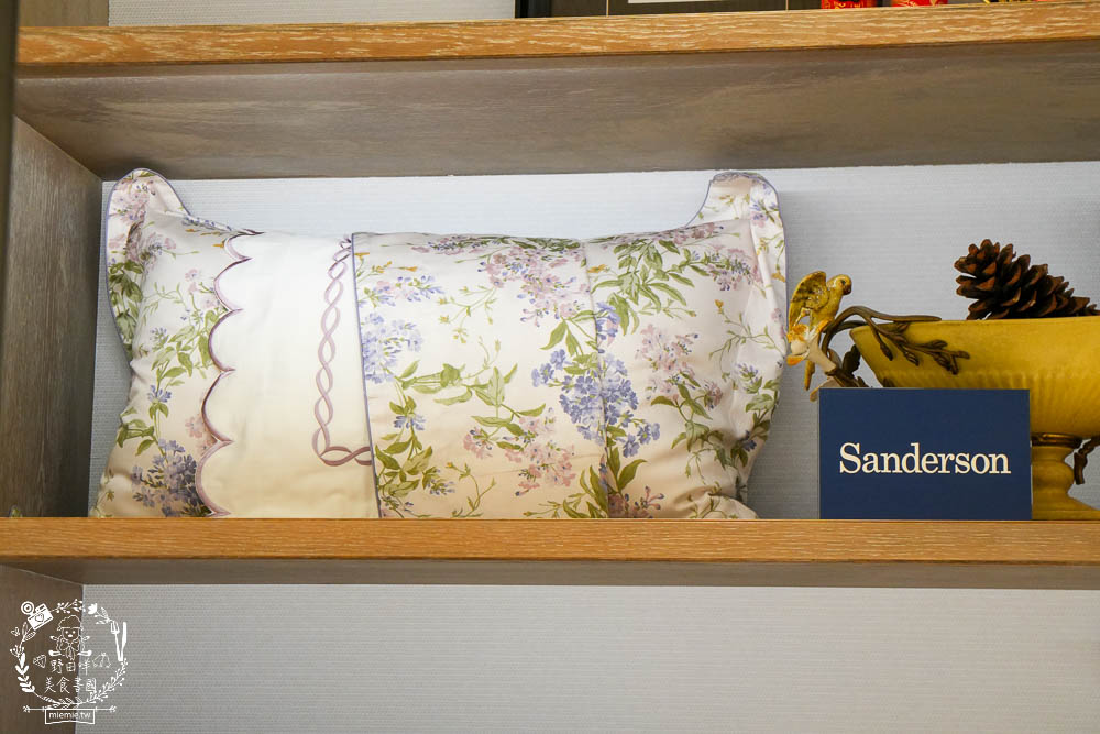 高級寢具品牌分享[日比家族曜瑪AMA品牌專櫃]Sanderson英國皇室御用寢具|超親膚透氣寢具推薦/漢神巨蛋寢具品牌分享