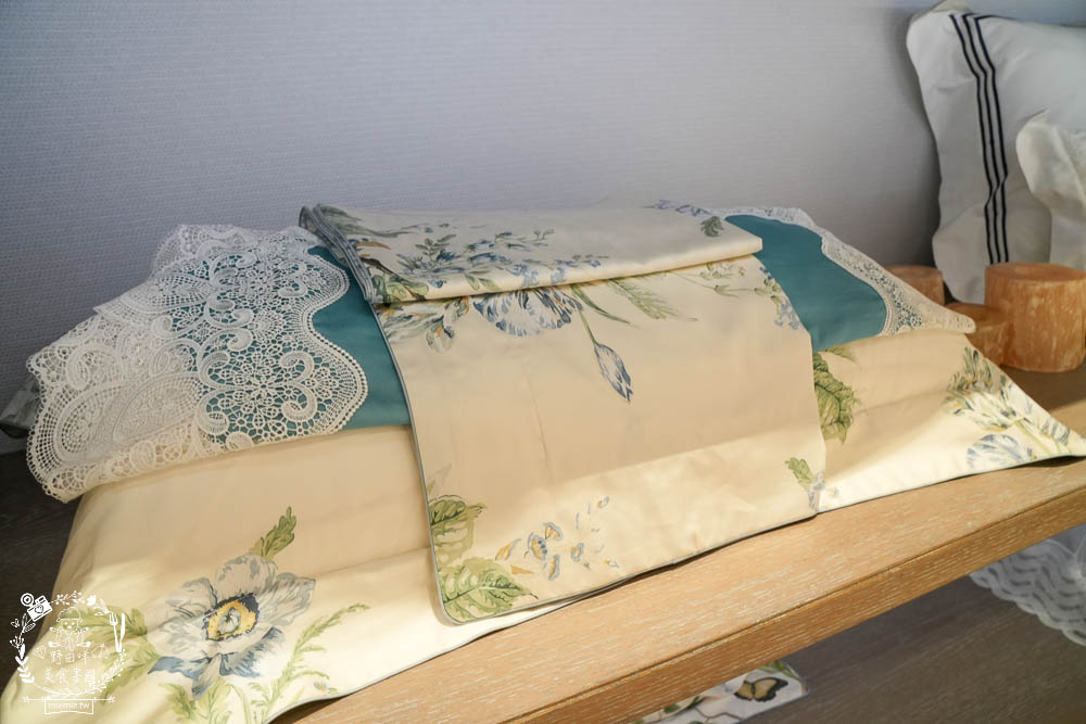 高級寢具品牌分享[日比家族曜瑪AMA品牌專櫃]Sanderson英國皇室御用寢具|超親膚透氣寢具推薦/漢神巨蛋寢具品牌分享