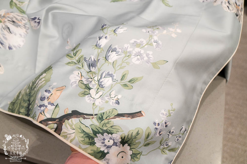 高級寢具品牌分享[日比家族曜瑪AMA品牌專櫃]Sanderson英國皇室御用寢具|超親膚透氣寢具推薦/漢神巨蛋寢具品牌分享