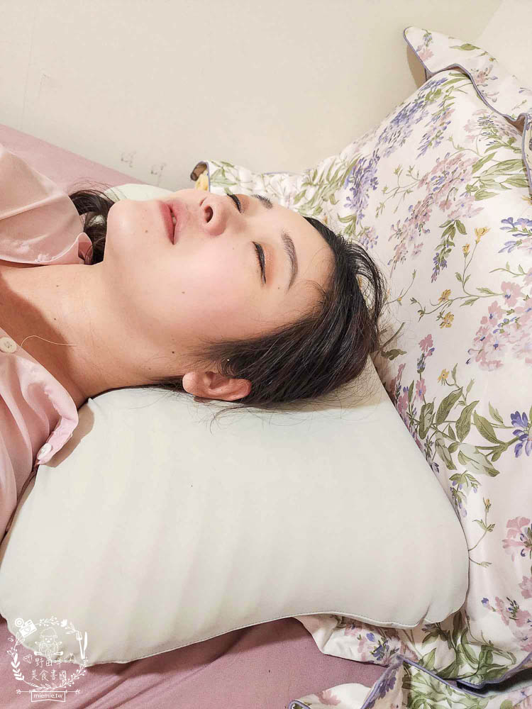 天然乳膠枕頭推薦[枕好睡元氣蛋白枕]日本最新研發技術的立體線型透氣孔排濕不悶熱|泰國高純度天然乳膠抑菌防螨