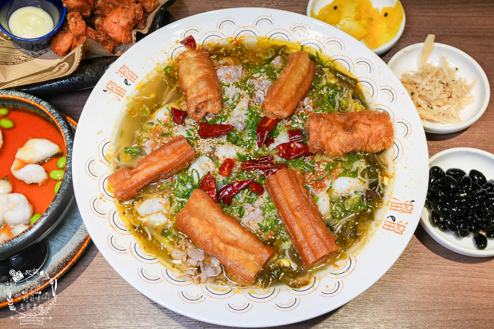 溜溜酸菜魚專賣店富民旗艦店|營業至23:30的左營宵夜新選擇且全日營業的高雄人氣酸菜魚！