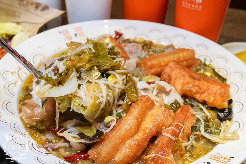 溜溜酸菜魚專賣店富民旗艦店|營業至23:30的左營宵夜新選擇且全日營業的高雄人氣酸菜魚！