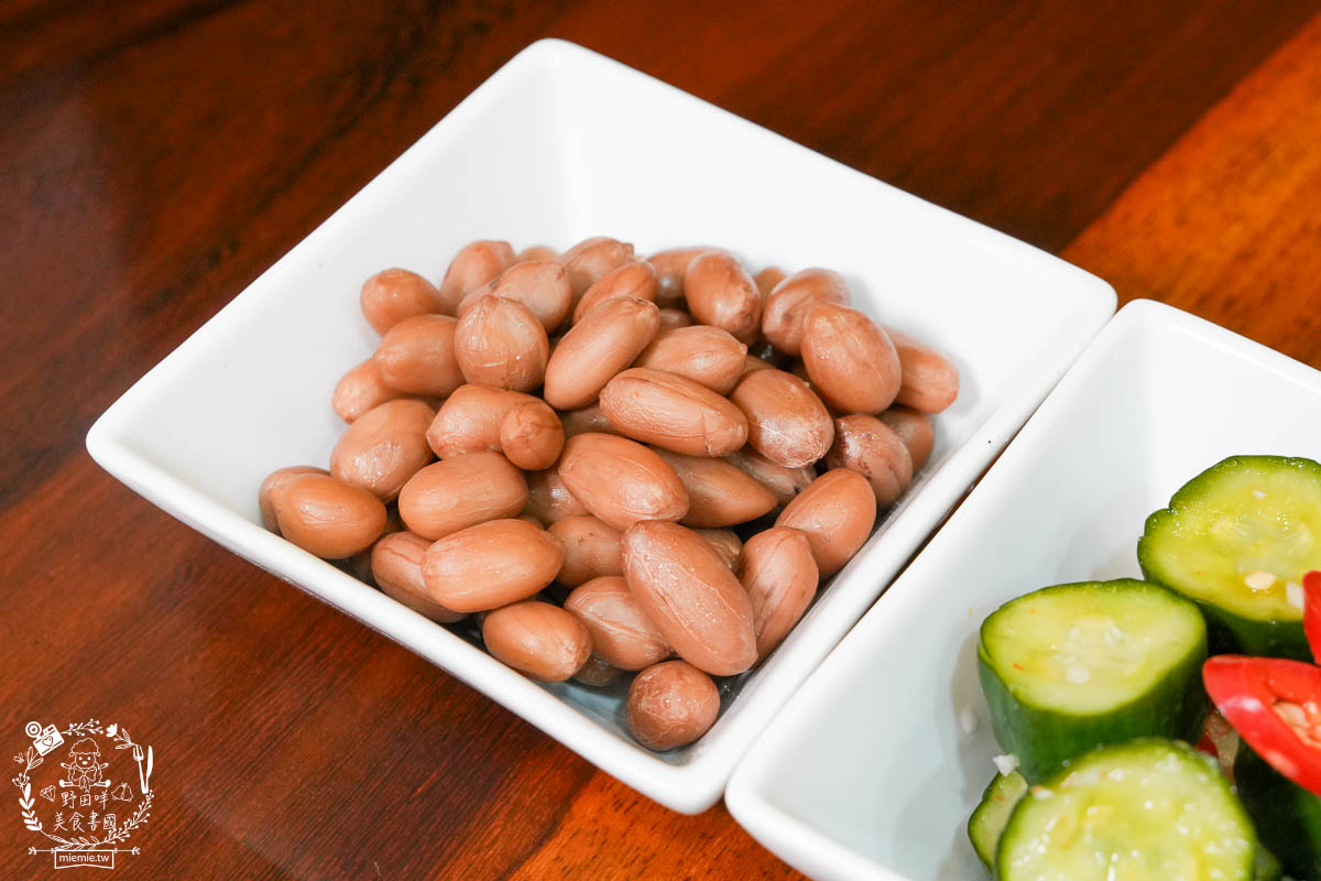 燕巢風味外省麵|每逢假日必客滿的燕巢麵店!古香古色的舒適裝潢成為遊客的燕巢必吃美食!