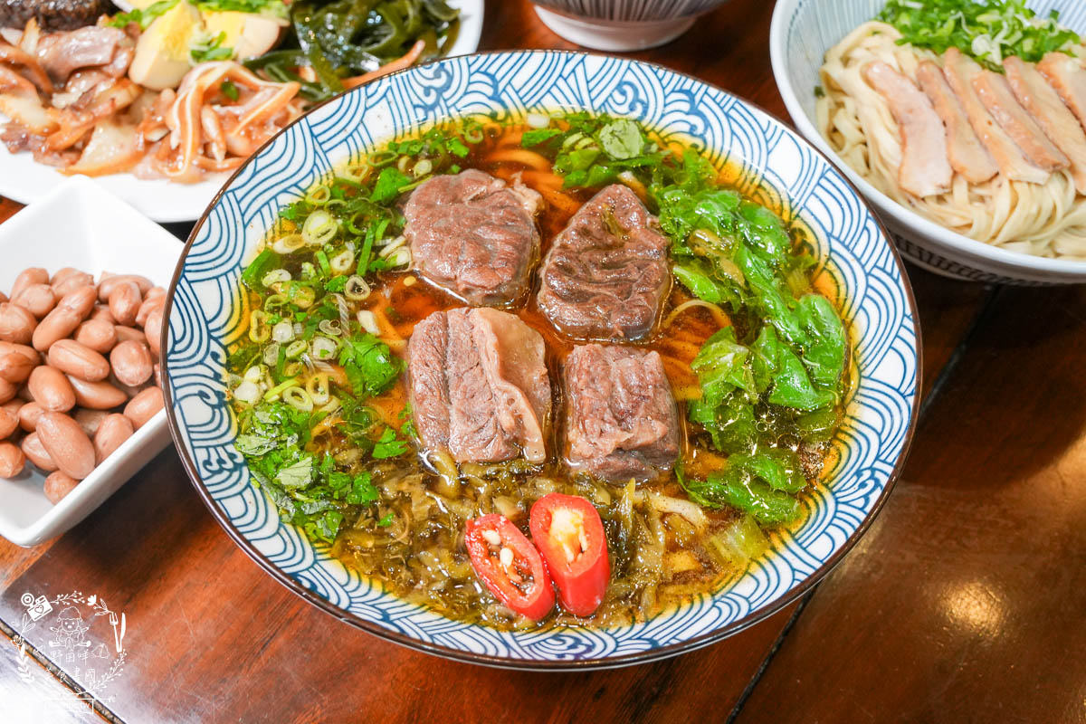 燕巢風味外省麵|每逢假日必客滿的燕巢麵店!古香古色的舒適裝潢成為遊客的燕巢必吃美食!