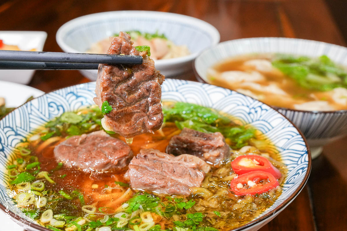 燕巢風味外省麵|每逢假日必客滿的燕巢麵店!古香古色的舒適裝潢成為遊客的燕巢必吃美食!