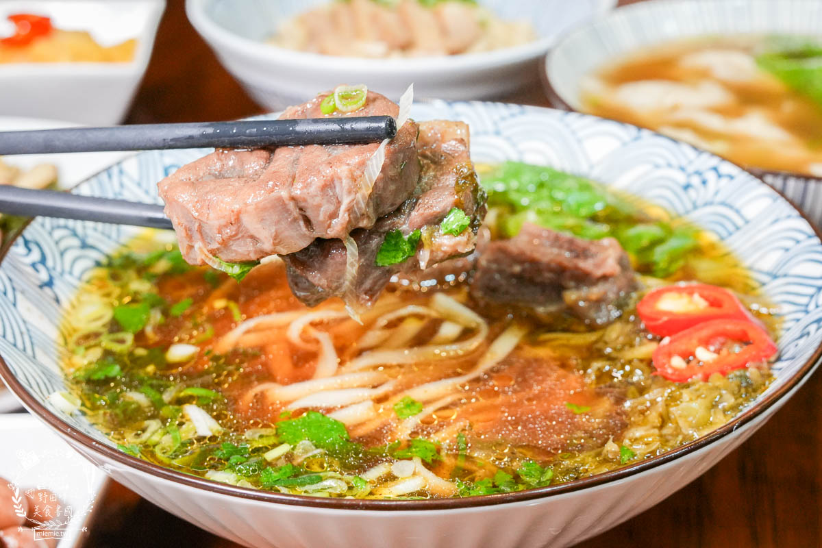 燕巢風味外省麵|每逢假日必客滿的燕巢麵店!古香古色的舒適裝潢成為遊客的燕巢必吃美食!