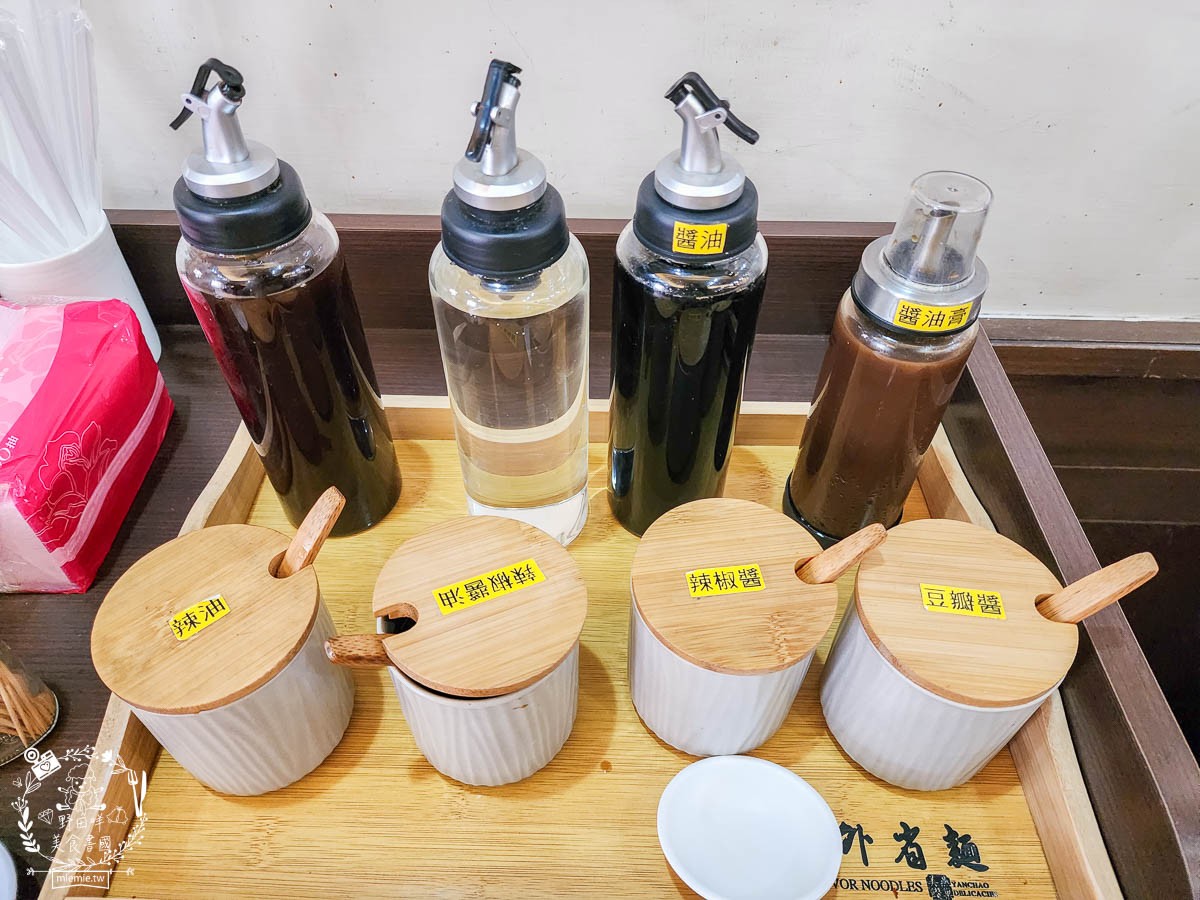 燕巢風味外省麵|每逢假日必客滿的燕巢麵店!古香古色的舒適裝潢成為遊客的燕巢必吃美食!