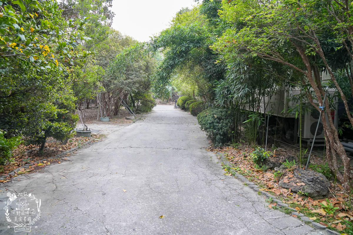 高雄土雞城推薦[綠野山莊花園餐廳]高雄最多雞肉料理的土雞城!隱藏在觀音山30餘年的在地人必推土雞城!