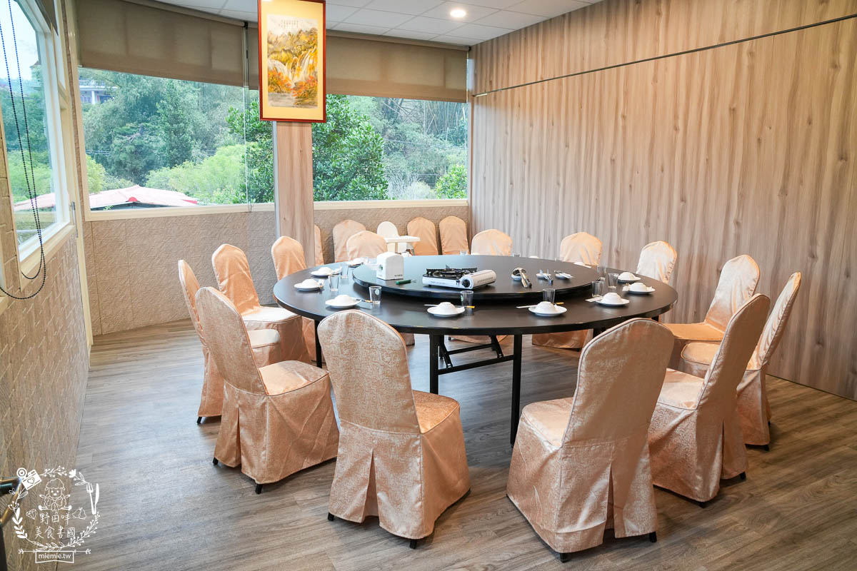 高雄土雞城推薦[綠野山莊花園餐廳]高雄最多雞肉料理的土雞城!隱藏在觀音山30餘年的在地人必推土雞城!