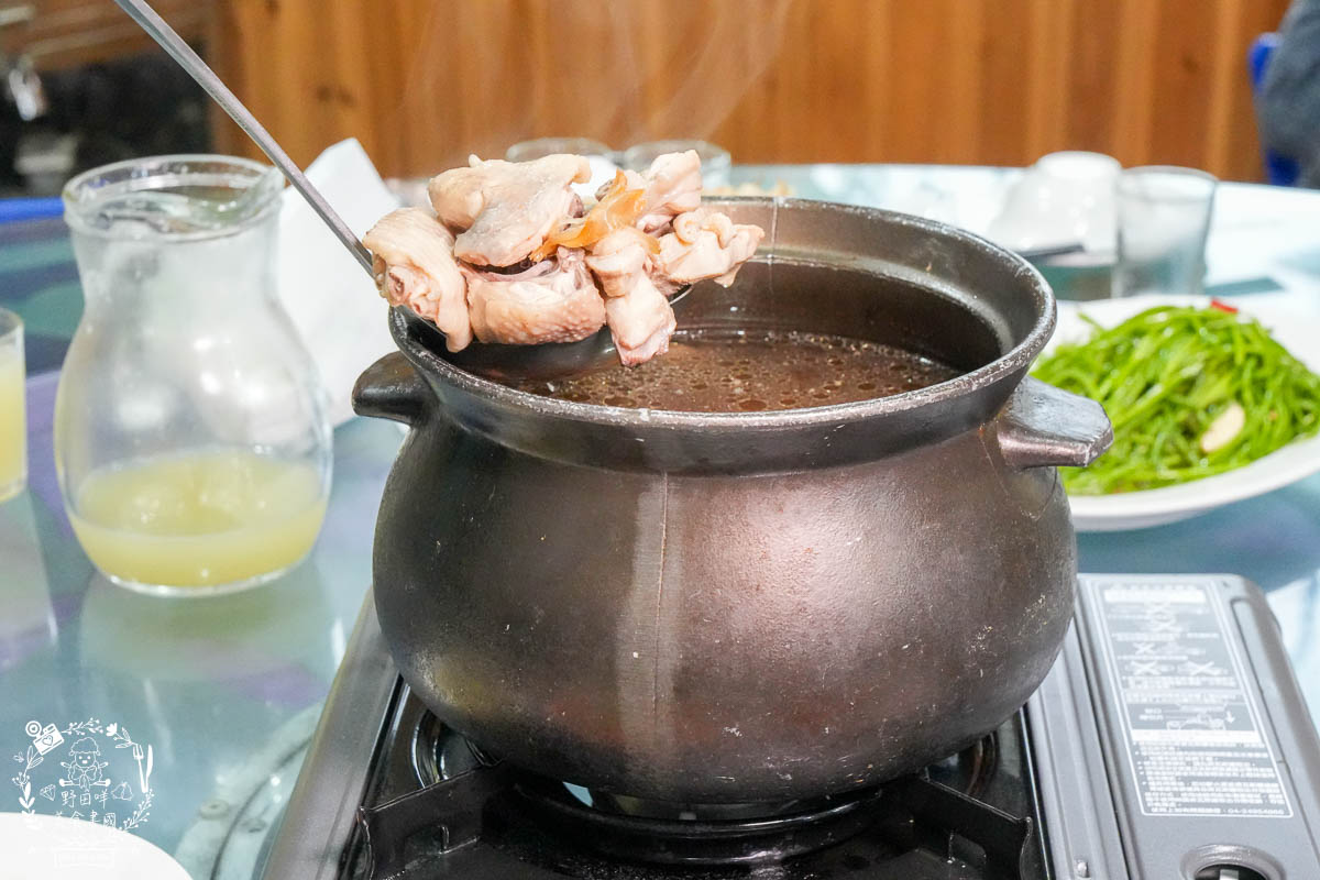 高雄土雞城推薦[綠野山莊花園餐廳]高雄最多雞肉料理的土雞城!隱藏在觀音山30餘年的在地人必推土雞城!