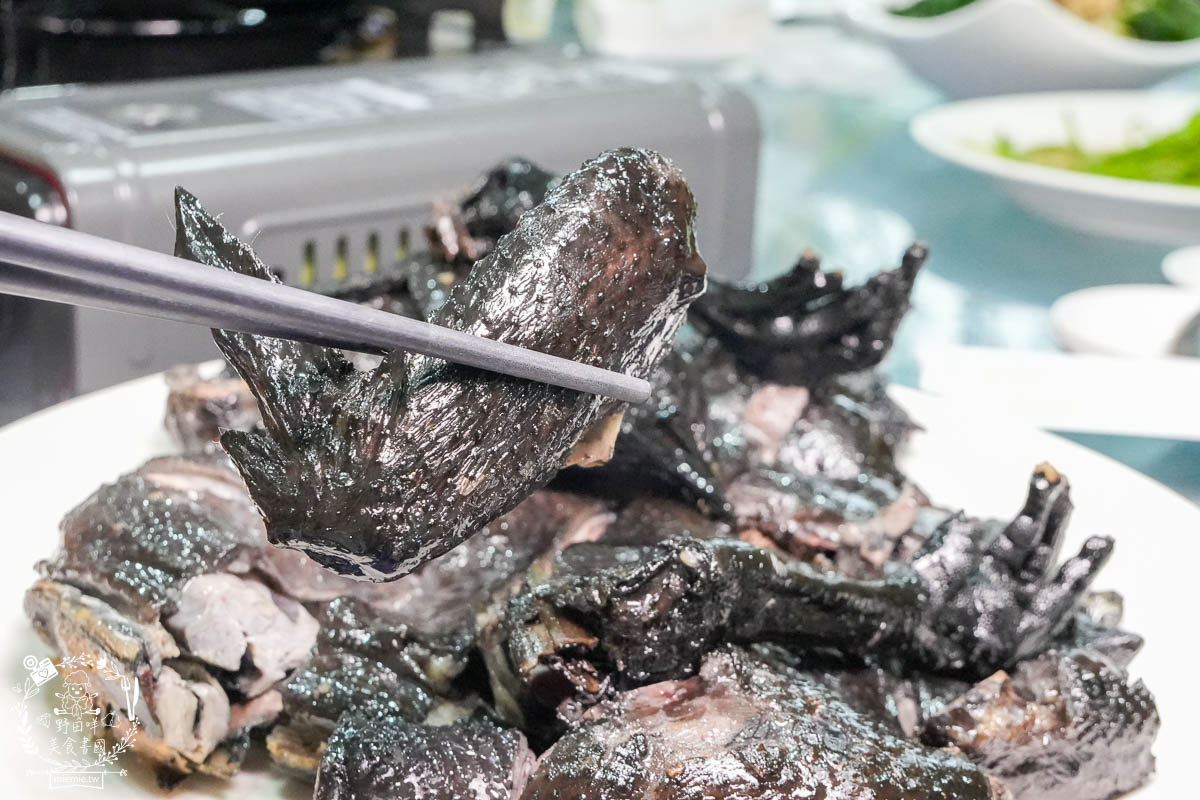 高雄土雞城推薦[綠野山莊花園餐廳]高雄最多雞肉料理的土雞城!隱藏在觀音山30餘年的在地人必推土雞城!