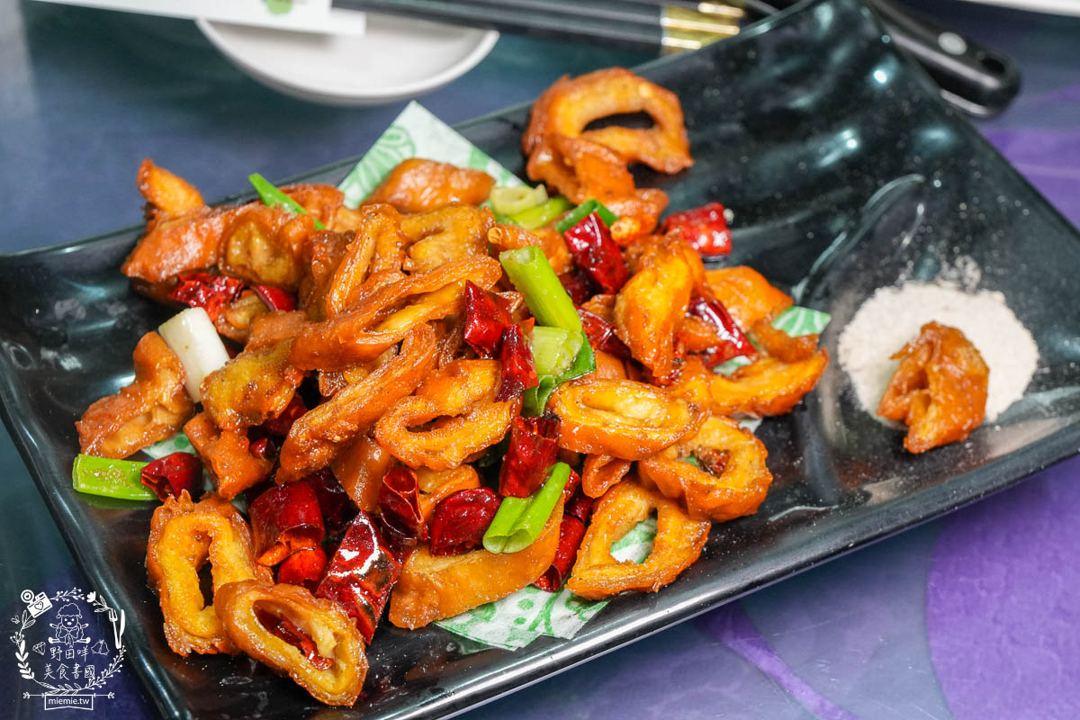 高雄土雞城推薦[綠野山莊花園餐廳]高雄最多雞肉料理的土雞城!隱藏在觀音山30餘年的在地人必推土雞城!