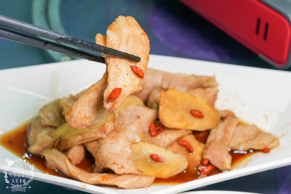 高雄土雞城推薦[綠野山莊花園餐廳]高雄最多雞肉料理的土雞城!隱藏在觀音山30餘年的在地人必推土雞城!